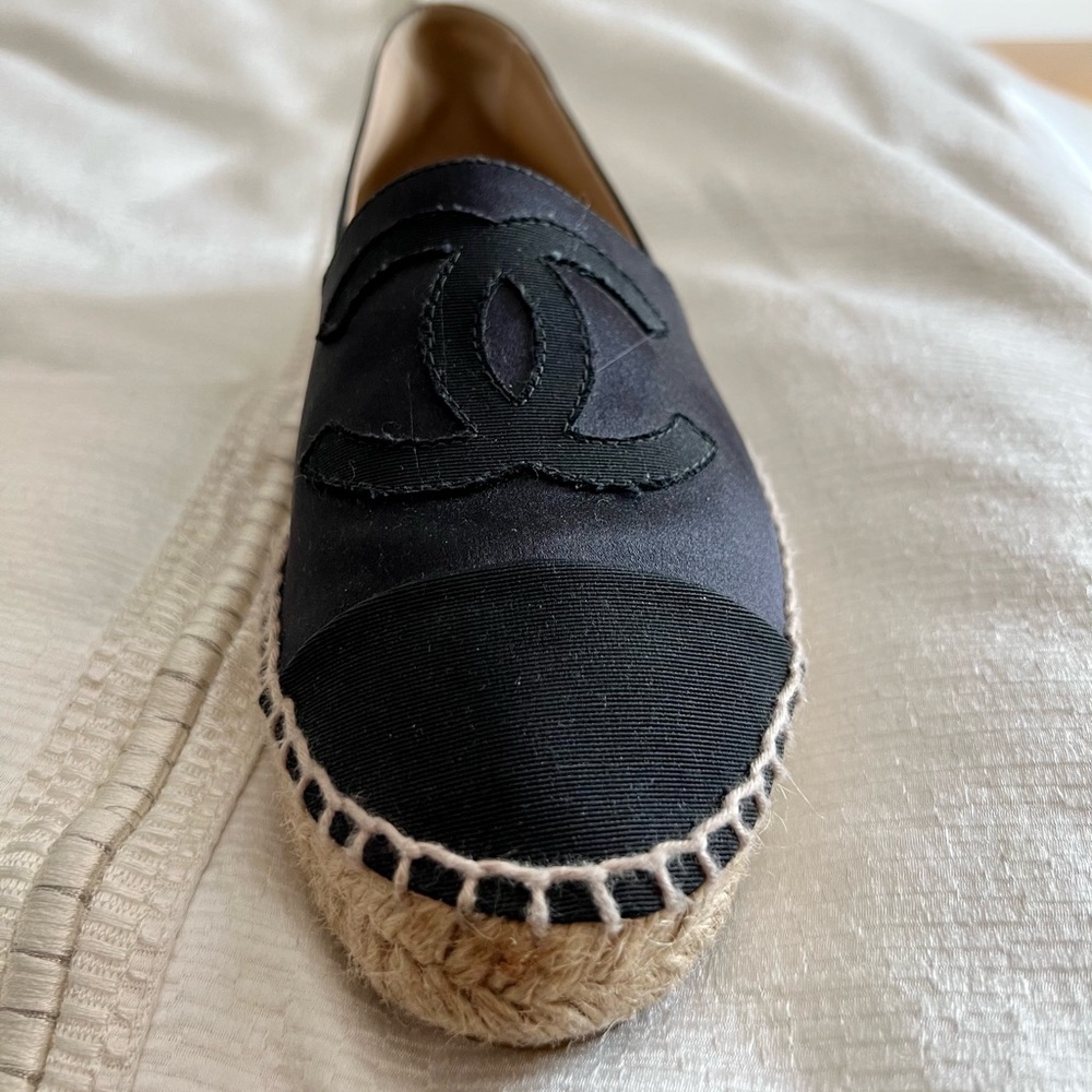 Gorgeous satin Chanel espadrille!